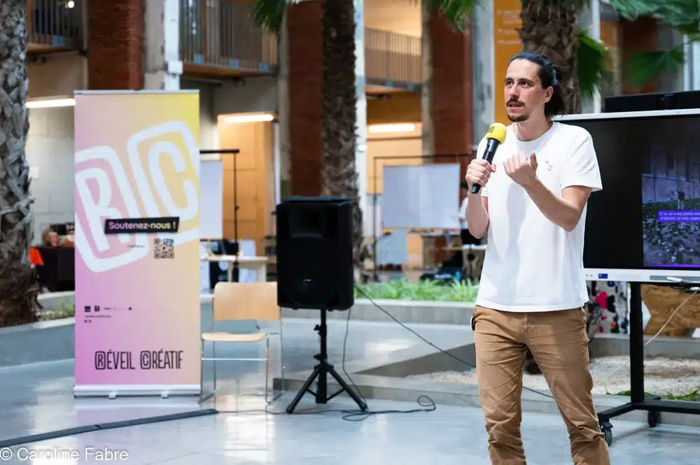 Benoît Sicre, scénographe, lors du Réveil Créatif 113 à La Fabrique du Grand Parc Canal VNF le 8 octobre 2025